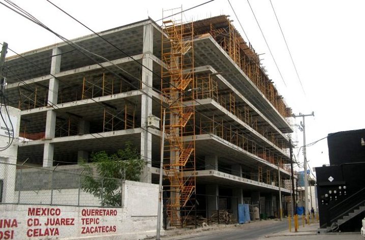 Levantan estructura residencial en La Purísima