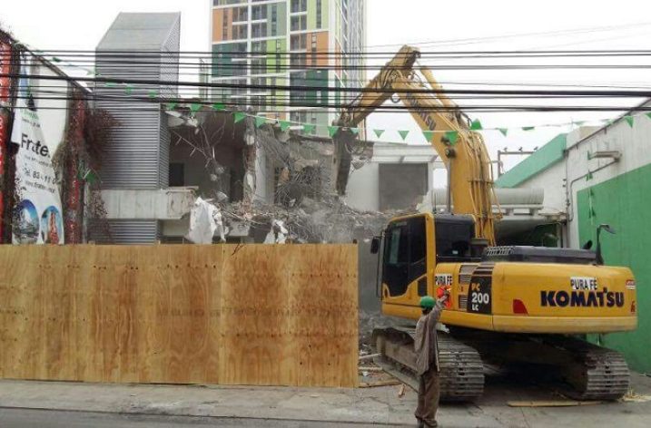 Inician demolición de oficinas; llegará torre mixta