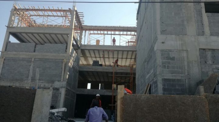 Avanza construcción de condominio de 5 niveles