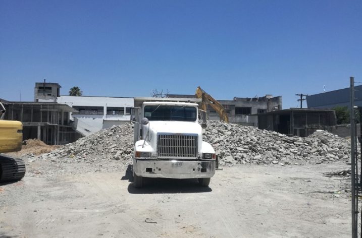 Ejecutan demolición en Arteaga; llegará desarrollo mixto