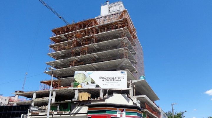 Finaliza estructura de Torre Ocampo; iniciará nueva etapa