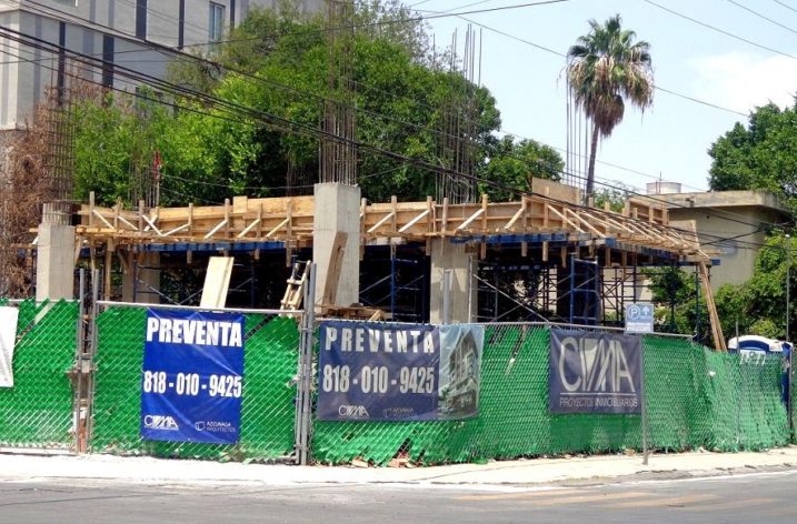 Levantan edificio de uso múltiple en San Pedro