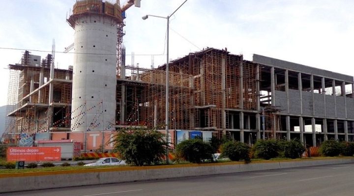 Avanza estructura de plaza  en Distrito Nuevo Colón