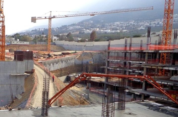 Alcanza nivel de suelo estructura de complejo de 100 mil m2 en San Pedro