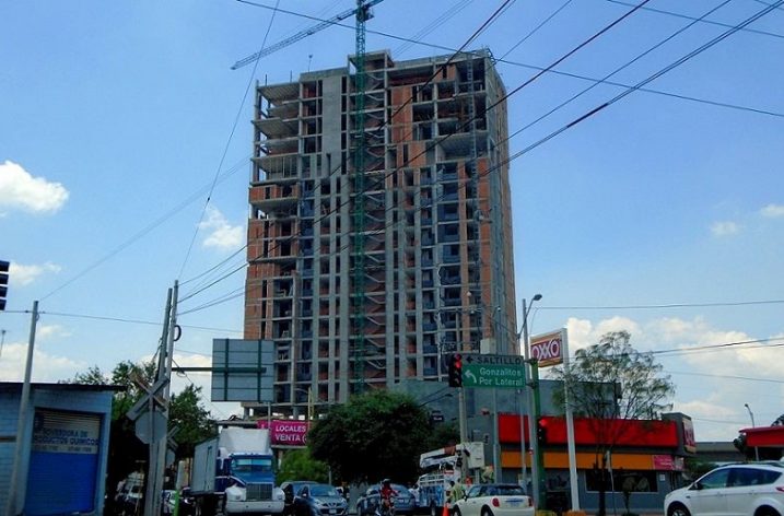 Concluyen fase estructural de torre habitacional de 21 pisos