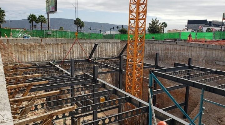 Inicia fase estructural de proyecto de oficinas en Leones