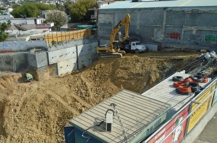 Avanza excavación de proyecto de uso mixto en MTY