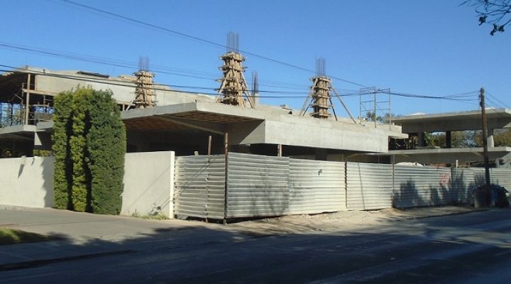 Avanza estructura de ‘street mall’ en Calzada del Valle