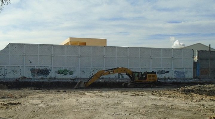 Inicia construcción de complejo comercial en Av. Churubusco