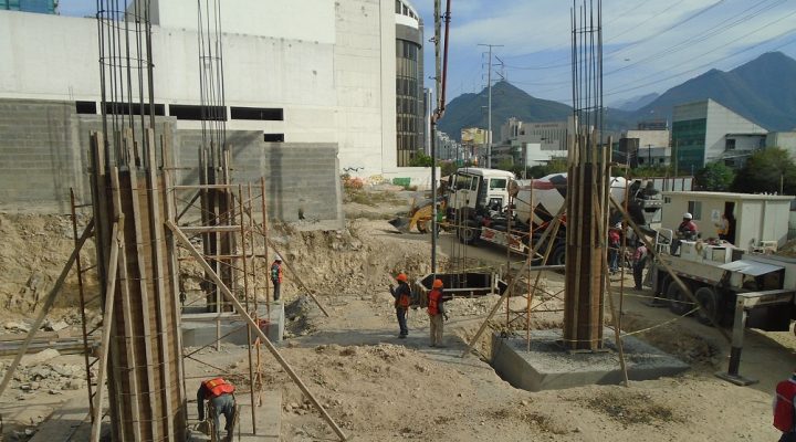 Arranca cimentación de oficinas corporativas en Lázaro Cárdenas