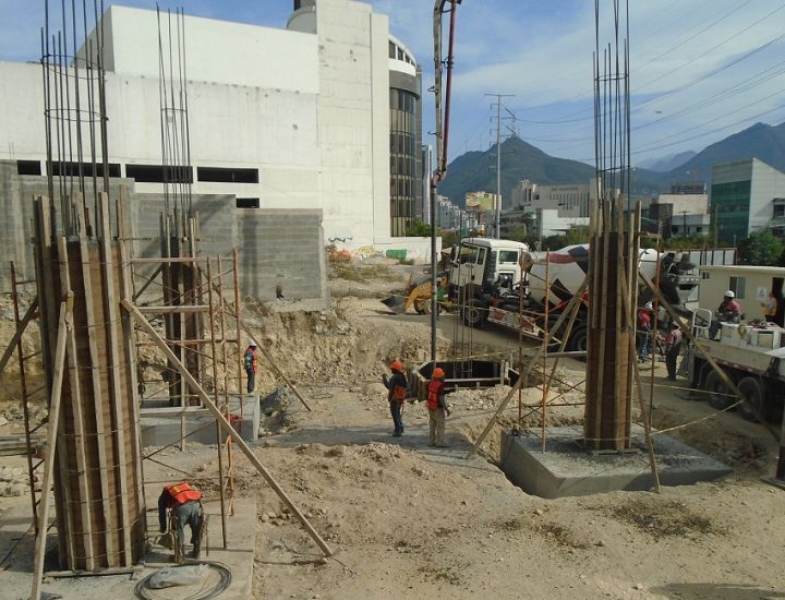 Arranca cimentación de oficinas corporativas en Lázaro Cárdenas
