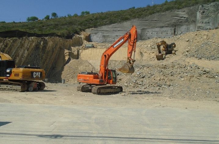 Avanza excavación para edificar proyecto de 27 mil m2 en VO