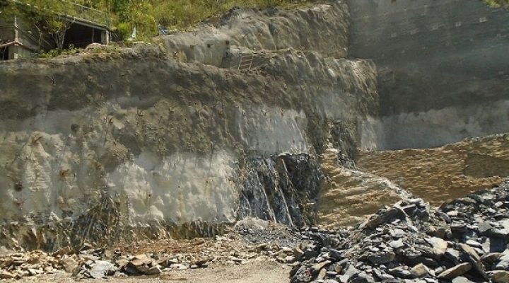 Colocan muros de contención de nueva torre en Col. Del Carmen