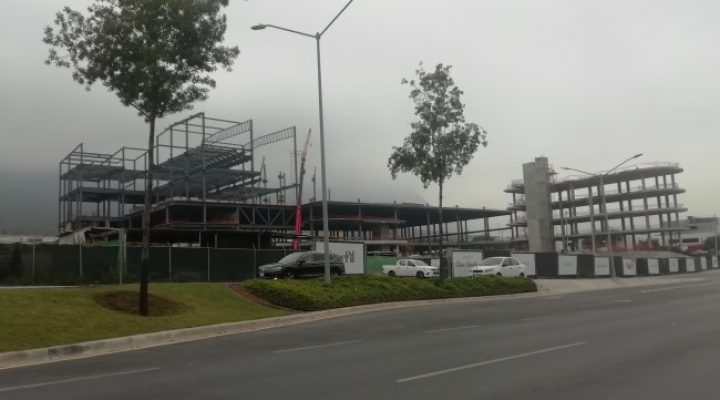 Avanza fase estructural de ‘street mall’ en Av. Alfonso Reyes