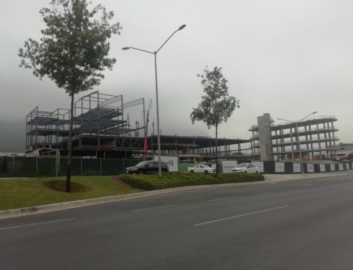 Avanza fase estructural de ‘street mall’ en Av. Alfonso Reyes