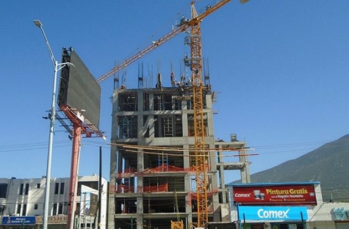 Avanza fase estructural de edificio de vivienda al sur de MTY