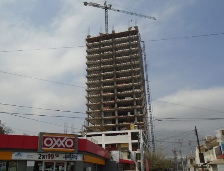Alcanza nivel 19 (de 31) estructura de edificio de vivienda en MTY