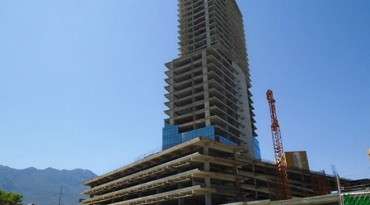 Alcanza altura definitiva torre habitacional en Santa María
