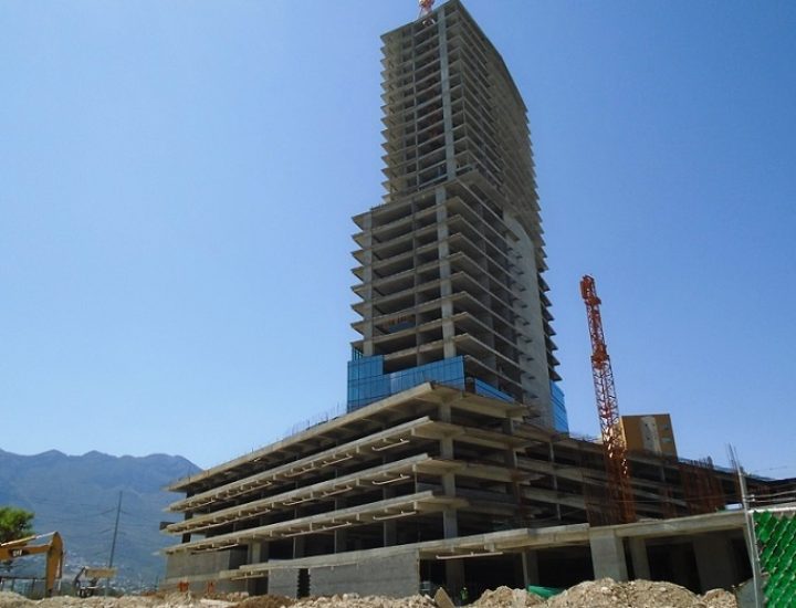 Alcanza altura definitiva torre habitacional en Santa María