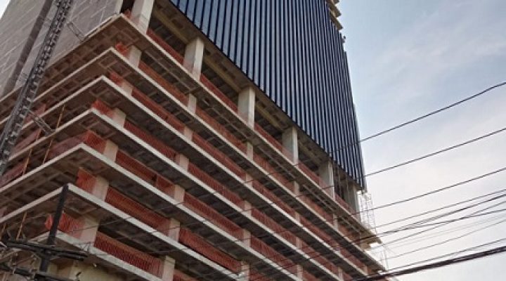 Alcanza 43% de avance obra de rascacielos en Par Vial