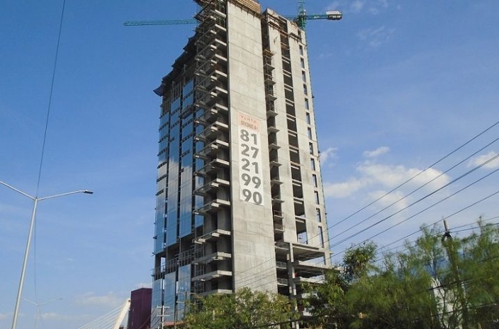 Ejecutan niveles superiores de torre corporativa en Blvd. Díaz Ordaz