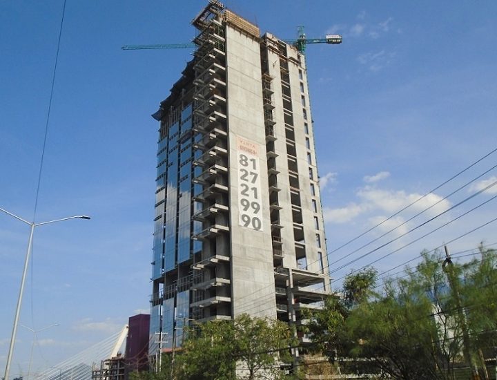 Ejecutan niveles superiores de torre corporativa en Blvd. Díaz Ordaz