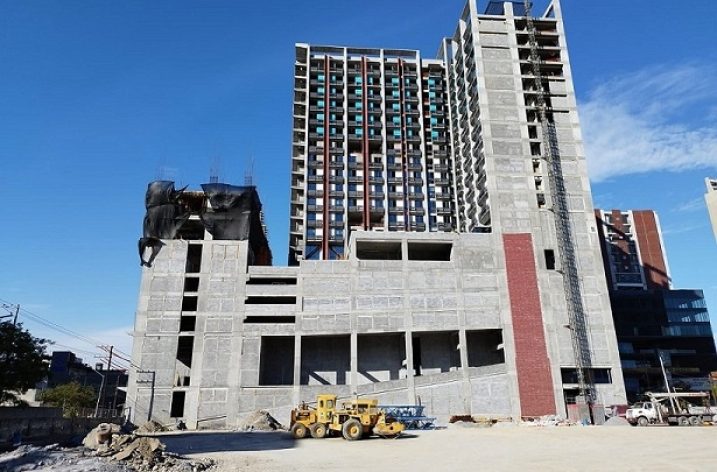 Levantan nueva ‘cara’ de edificio multiusos en el Centro regio