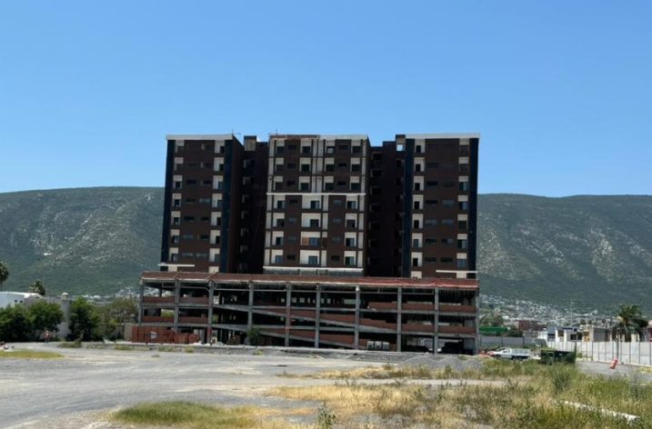 Alistan cimentación de nueva torre habitacional en Escobedo