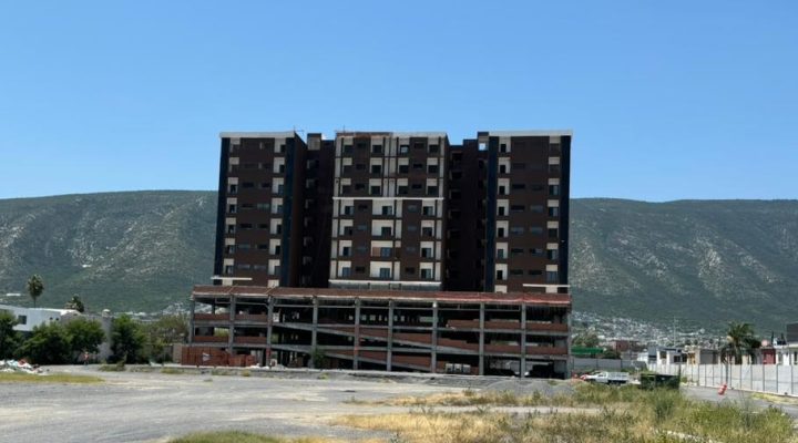 Alistan cimentación de nueva torre habitacional en Escobedo