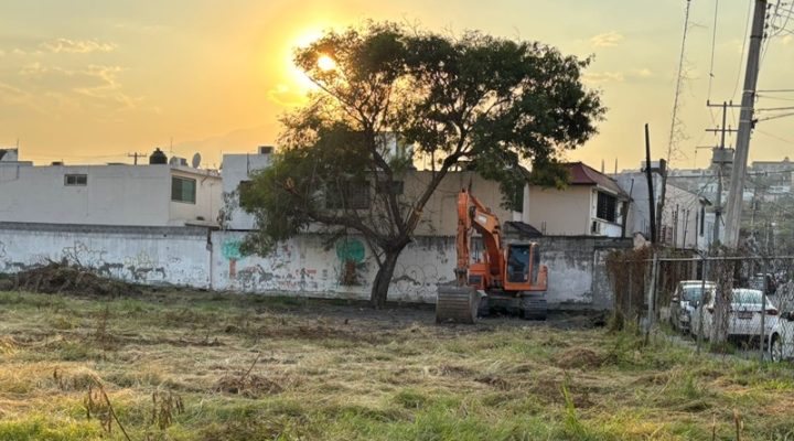 Arriba maquinaria a predio donde ‘brotarán’ torres en San Nicolás