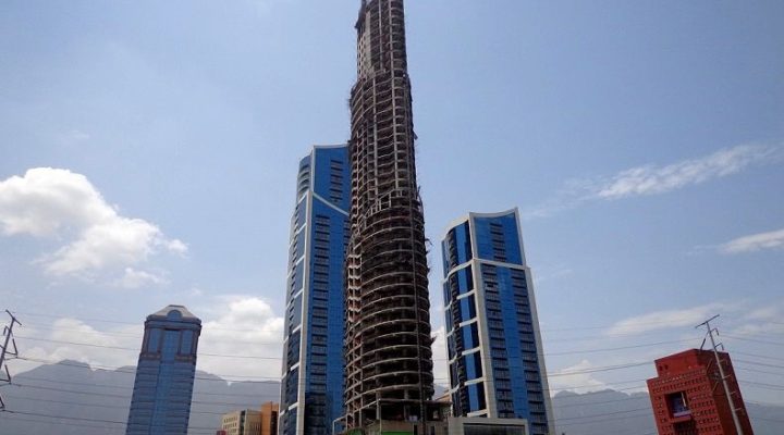 Alistan fase de acabados de rascacielos de 233 metros en VO